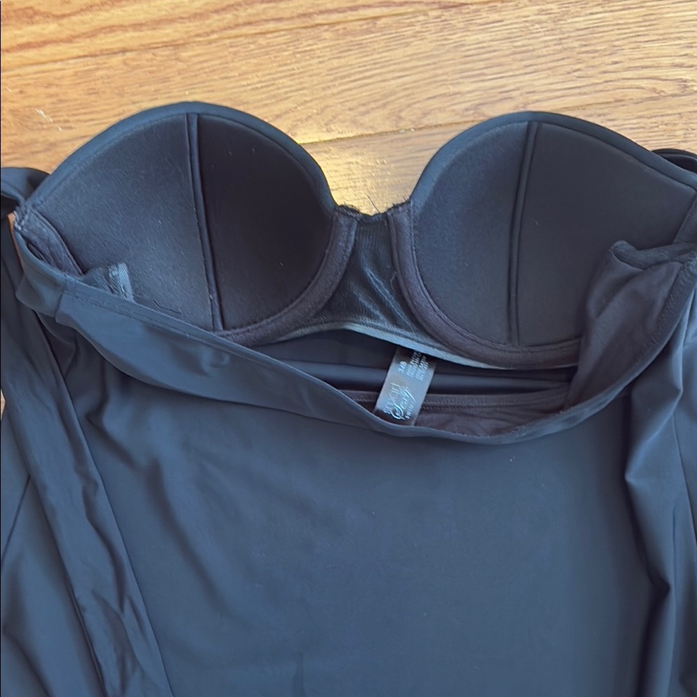 Smart & Sexy Black Swimsuit Top 34B - Picture 10 of 13